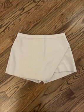 Aritzia Cream Mini Skort
